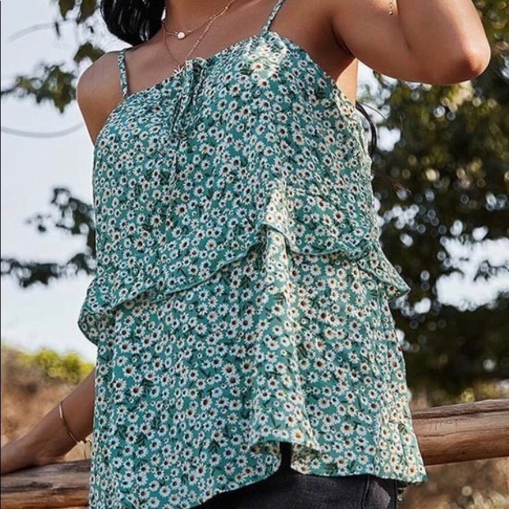 NWT! Boutique Aqua Floral Tank Top.